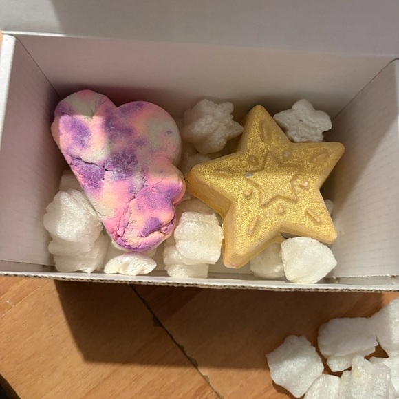 Lush Purple and Pink Bath Collection - Picture 2 of 4